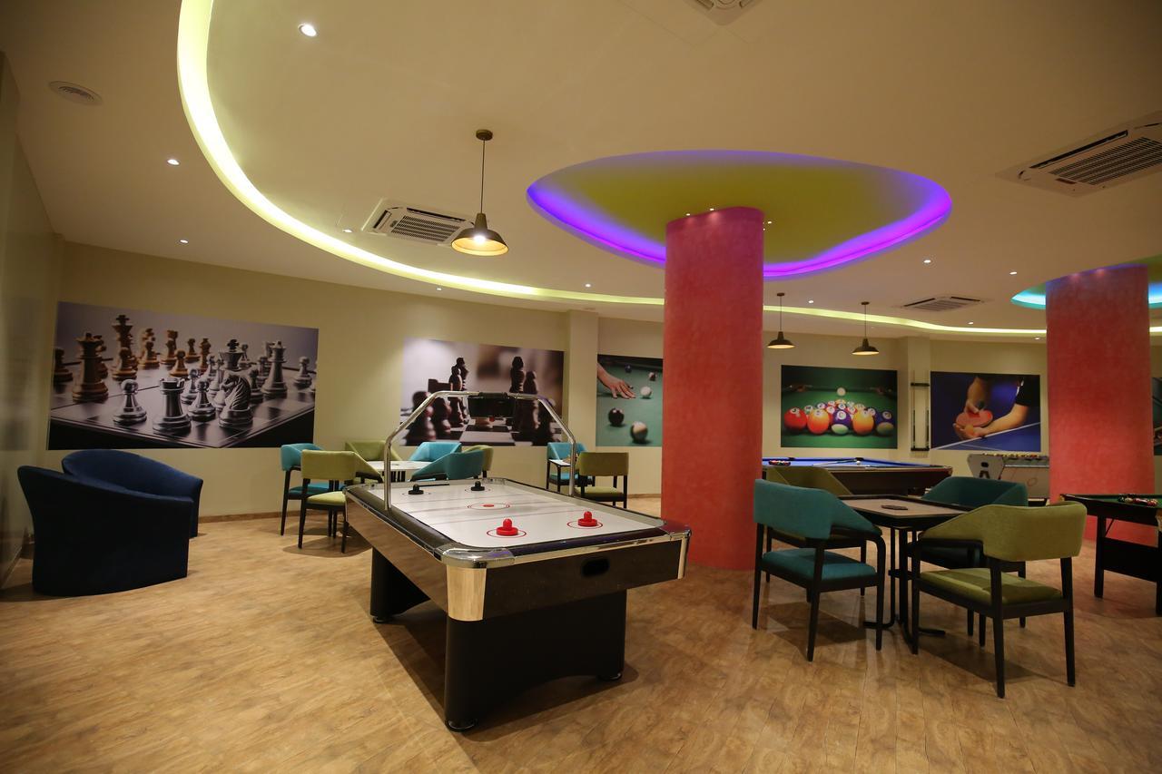 Rajhans Belliza Service Apartment Surat Exterior foto